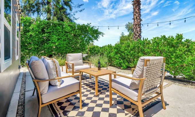 Woodland Hills Cottage | Charming 1BR House W/Yard & Fire Pit in Prime Location!