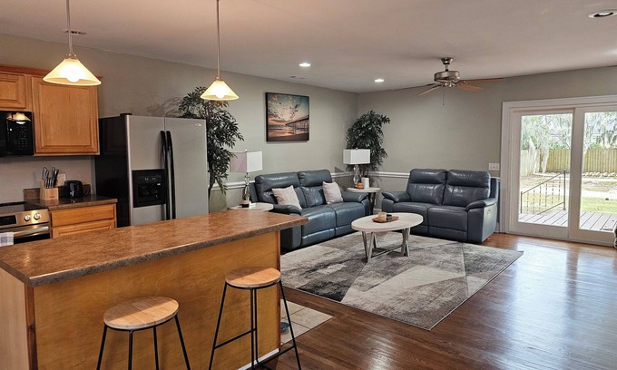 North Charleston House | Charming 2-bedroom house in nPark Circle District, walk to the park and pubs