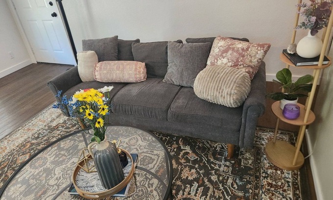 Grants Pass Apartment | Charming 2-bedroom apartment with WiFi, AC in pleasant Grants Pass