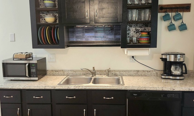 Morgantown House | Charming 2-bedroom duplex retreat in gorgeous Morgantown with WiFi, AC