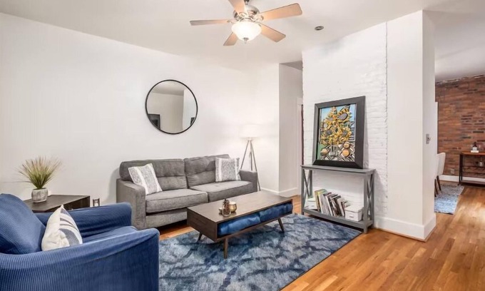 Victorian Village House | Charming 2-bedroom house Perfect Location Heart of Short North-Free parking