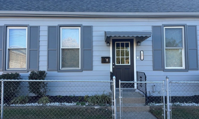 Reading House | Charming 2-bedroom house in superb Reading with WiFi, AC