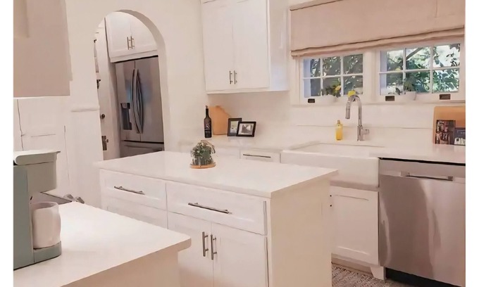Gainesville Cottage | Charming 2-bedroom Cottage in the City of Gainesville. Minutes from everything!