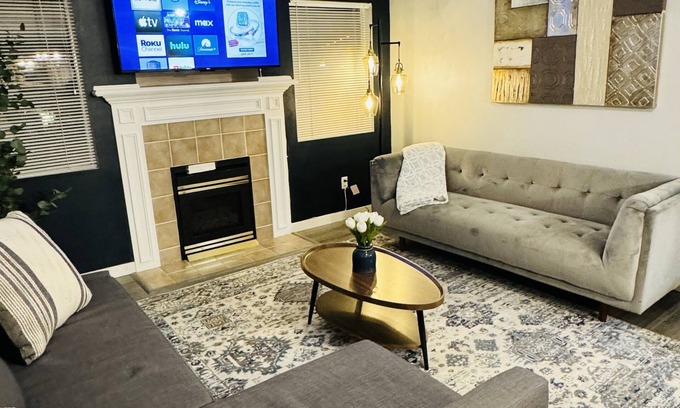 Downtown Leavenworth Condo | Charming 2-BHK Condo, nestled in the heart of picturesque Leavenworth.