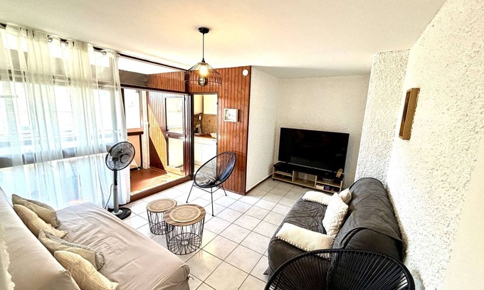 Port-la-Nouvelle Apartment | Charming 2-Room Apartment, Beach Nearby, Sleeps 4 - Port-la-Nouvelle