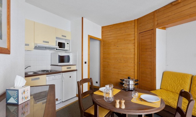 Brides-les-Bains Apartment | Charming 2* Studio in the Heart of Brides-les-Bains, Sleeps 4, with Wifi & Parking