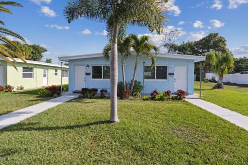 Delray Beach Apartment | Charming 2BR Central Location