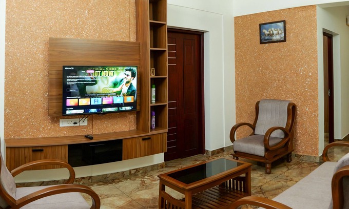 North Paravur Apartment | Charming 3-bedroom apartment with AC, WiFi in lovely Koonammavu