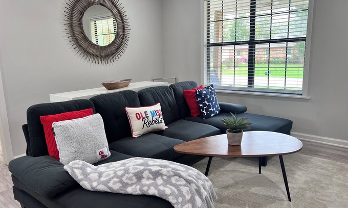 Oxford Cottage | Charming 3-bedroom cottage - 5 minutes to Ole Miss!