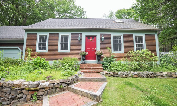 Kennebunk House | Charming 3 bedroom fully equipped house near Dock Square & Mother's Beach
