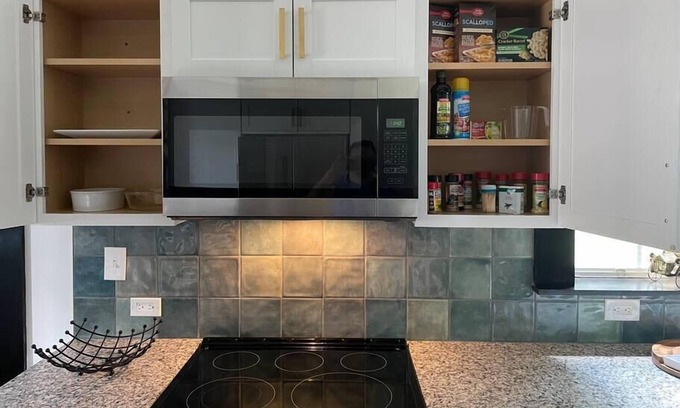 Norwood House | Charming 3 bedroom, Historic Norwood, near it ALL!