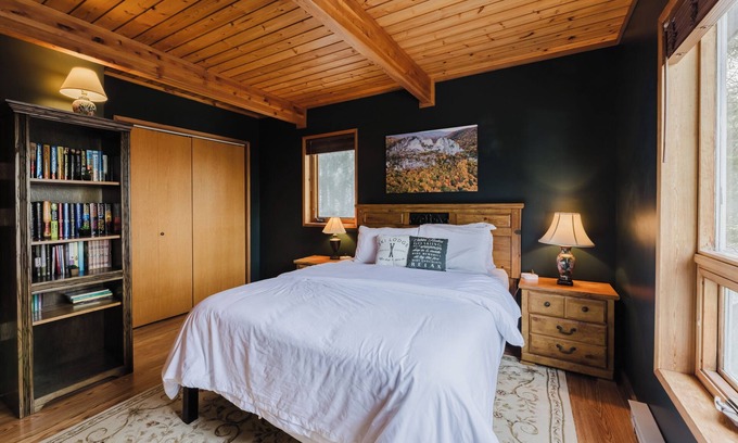 Snowshoe House | Charming 3-bedroom Westridge House with AC at Snowshoe
