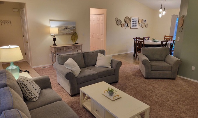 Albany House | Charming 3bd 2bh home located in Albany, OR.
