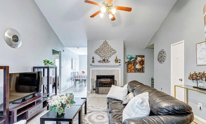 Richmond House | Charming 3BD/Office/Yard & Pet-Friendly