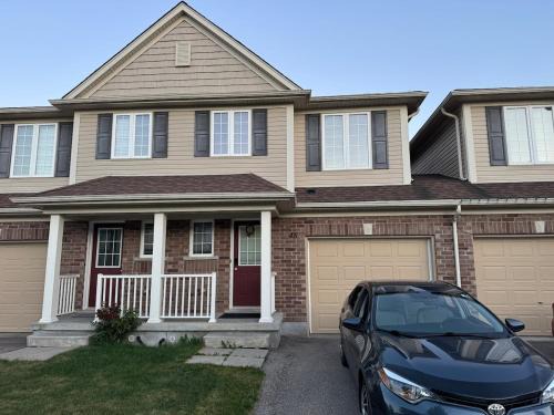 Grand River South House | Charming 3bedroom 3bath house