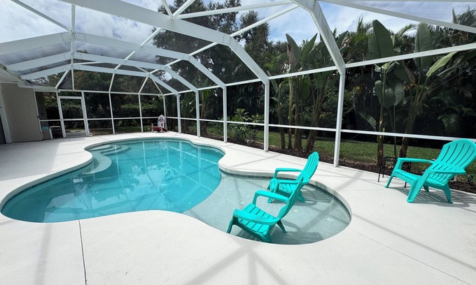 Venice House | Charming 3BR/2BA Venice center located, screened/heated pool