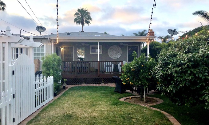 North Pacific Beach House | Charming 3br Boho Cottage 3blks to Beach w private deck/yard PETS OK+parking