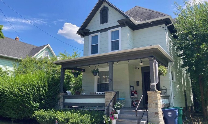 Downtown Niagara Falls House | Charming 4-bedroom Victorian house. Great location~Enchanting Niagara Falls USA