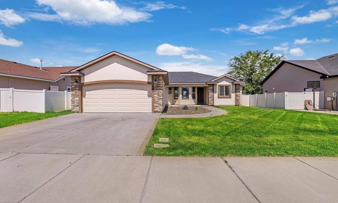 Twin Falls House | Charming 4-bedroom house with AC and WiFi in welcoming Twin Falls
