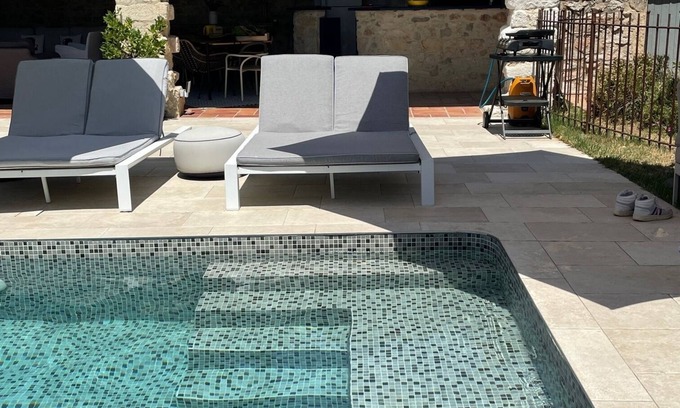 Vendargues Other | Charming 4 * mas, contemporary, 20 mins from the beach for 12 people