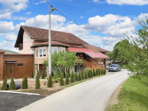 Rakovica Apartment | Charming apartment in Rakovica with shared pool - 35 sqm