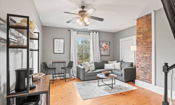 Southwest Raleigh Apartment | Charming Apartment on Popular Glenwood South