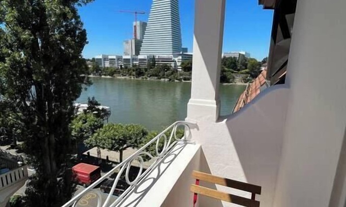 Breite Apartment | Charming Apartment on the Rhine