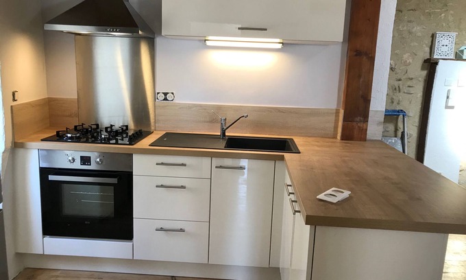 Valensole Apartment | Charming apartment with shaded terrace