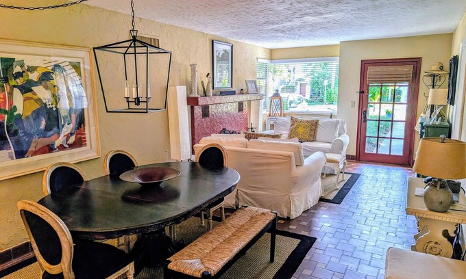 Sarasota House | Charming Beach Cottage on Lido Beach.walk to the beach and St Armand's Circle