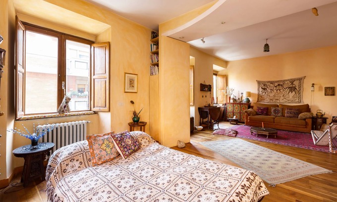 Celio Apartment | Charming Bright Colosseum