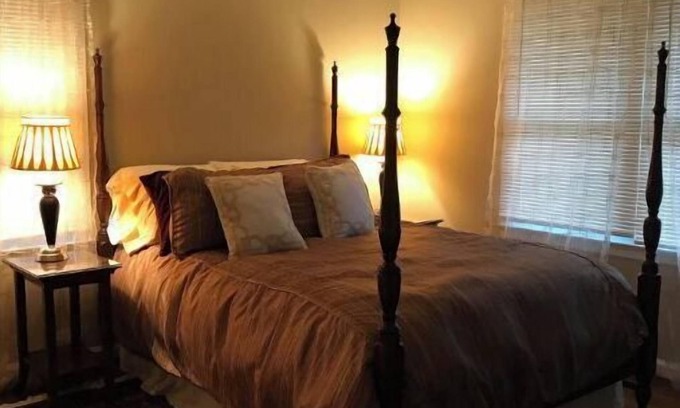 Buford Highway House | Charming bungalow in quiet neighborhood inside 285