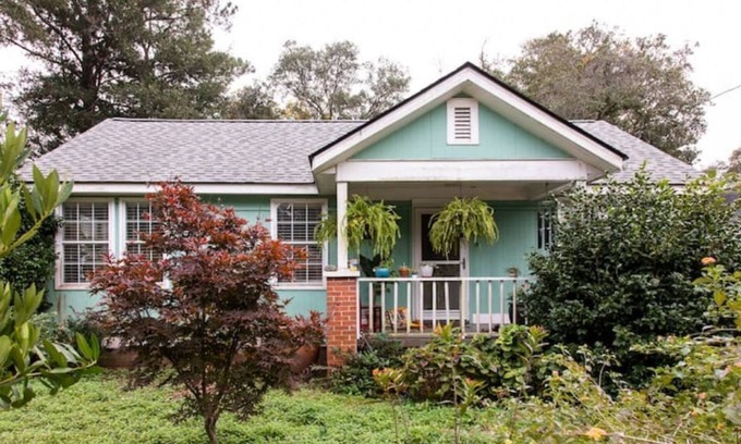 Riverland Terrace House | Charming Bungalow in a Quaint Neighborhood