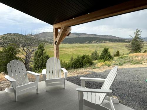 Madison County House | Charming Cabin with Panoramic Mountain Views near Pony in the Tobacco Root Foothills, Montana