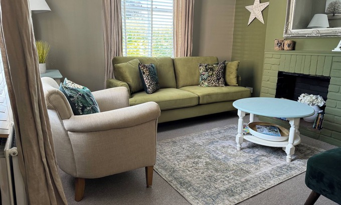 Norwich House | Charming Central City period home for 6. FREE CANCELLATIONS.