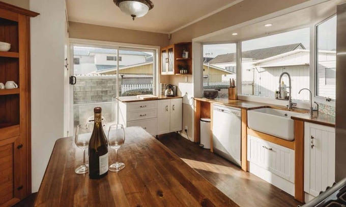 New Plymouth CBD House | Charming City-Central Holiday Home