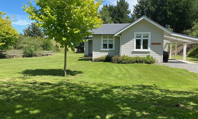 Waipukurau Cottage | Charming Country Cottage in a very quiet setting