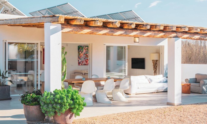 Sant Josep de sa Talaia Villa | Charming 4-bedroom villa with private swimming pool in soothing