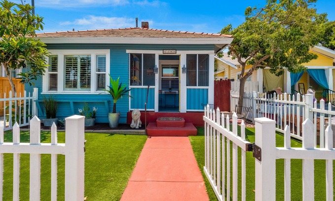 Hillcrest Cottage | Charming Family-Friendly Cottage Near Balboa Park, Walk to Downtown - Dogs OK