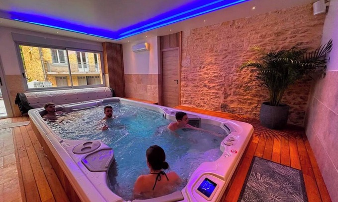 Sarlat-la-Caneda Cottage | Charming gite with Spa.
