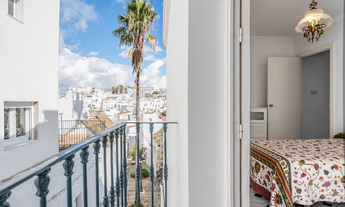 San Ambrosio House | Charming Home "Casa Romero" in Historic Centre with Balcony and Wi-Fi