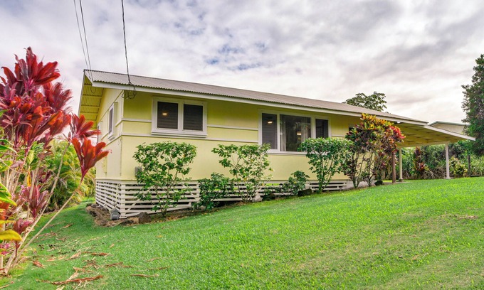 Hilo House | Charming Historic Hilo House – Minutes to Beach!