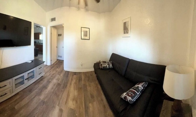 El Paso Cottage | Charming HIstorical cottage in amazing El Paso