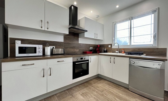 Abzac House | Charming house in Abzac WIFI & CLIM