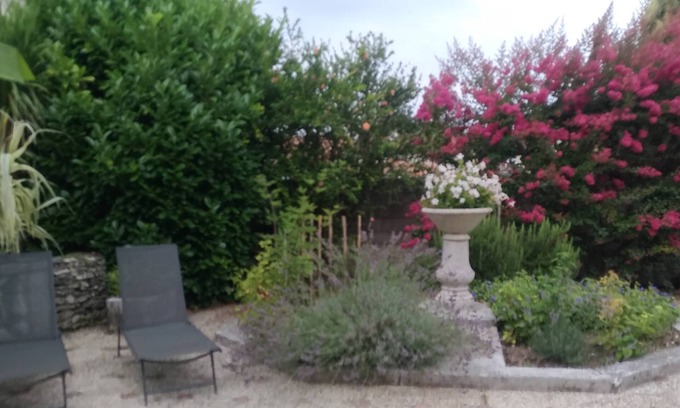Cognac House | Charming house * in an enclosed wooded garden, 3 bedrooms, 4 double beds.n