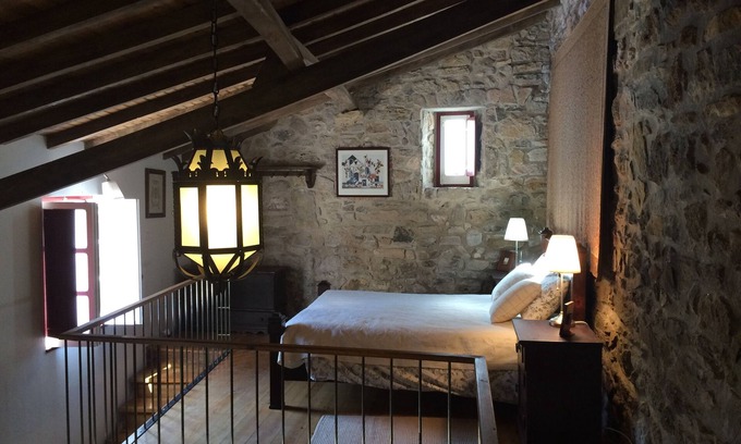 Obidos House | Charming house inside walls of Óbidos