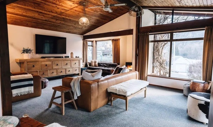 Arrowtown House | Charming House With all the Home Comforts