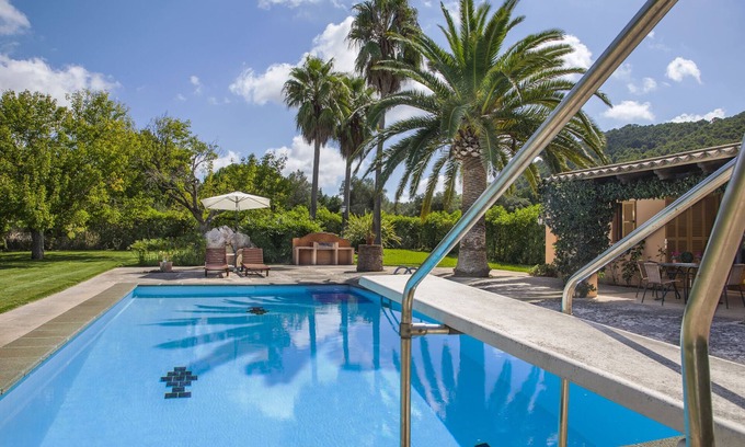Felanitx House | Charming little finca for 2 people with a large pool and romantic garden