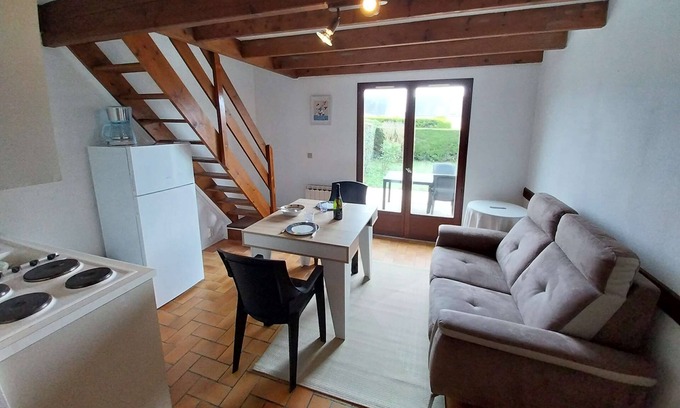 Damgan House | Charming little house with shared pool 0