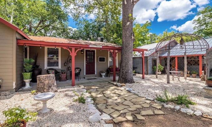 Comfort Cottage | Charming Mexico-Style Casita
