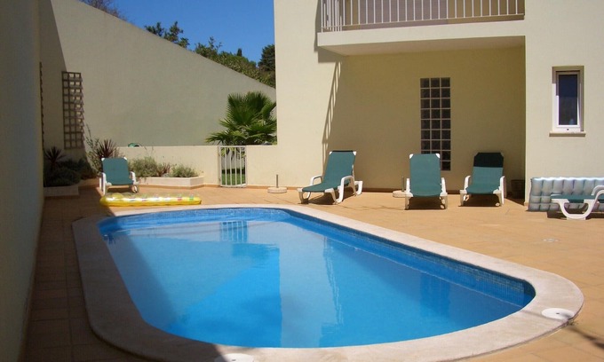 Carvoeiro Apartment | Charming, modern bedroom apartment with pool near beach